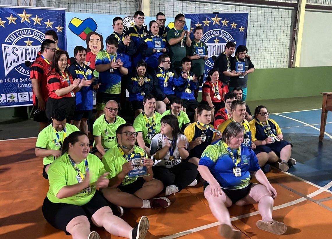 Orgulho iguaçuense: Atletas da APAE/ATMFoz/GRESFI na Copa Down de Tênis de Mesa em Londrina