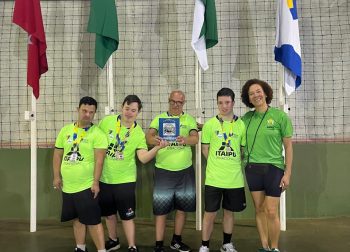 Orgulho iguaçuense: Atletas da APAE/ATMFoz/GRESFI na Copa Down de Tênis de Mesa em Londrina