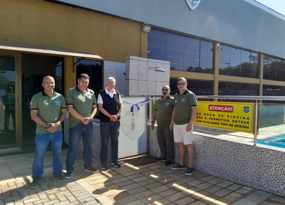 Reabertura da piscina contou com a presença do Suboficial Radiotelegrafista Valmir Eugênio Schmidt