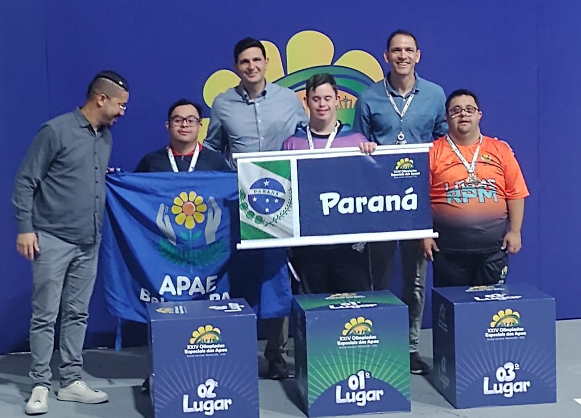 Atleta Luiz Fernando Olivieski da Silva, da APAE Foz/ATMFOZ/GRESFI, é campeão das Olimpíadas Especiais das APAES