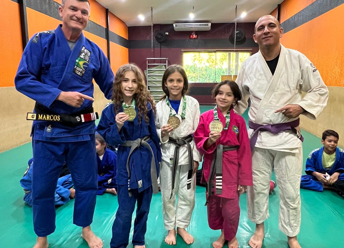 Equipe Kronos BJJ , que treina no GRESFI, foi a grande campeã do Foz Open de Jiu-Jitsu