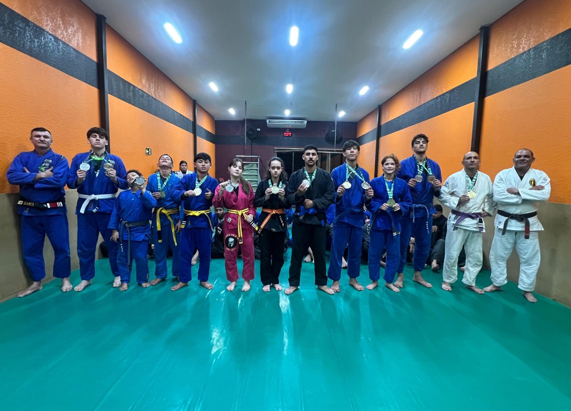Equipe Kronos BJJ , que treina no GRESFI, foi a grande campeã do Foz Open de Jiu-Jitsu
