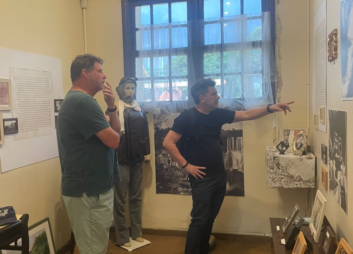 Jornalista e escritor Gilmar Piolla visita o Clube GRESFI